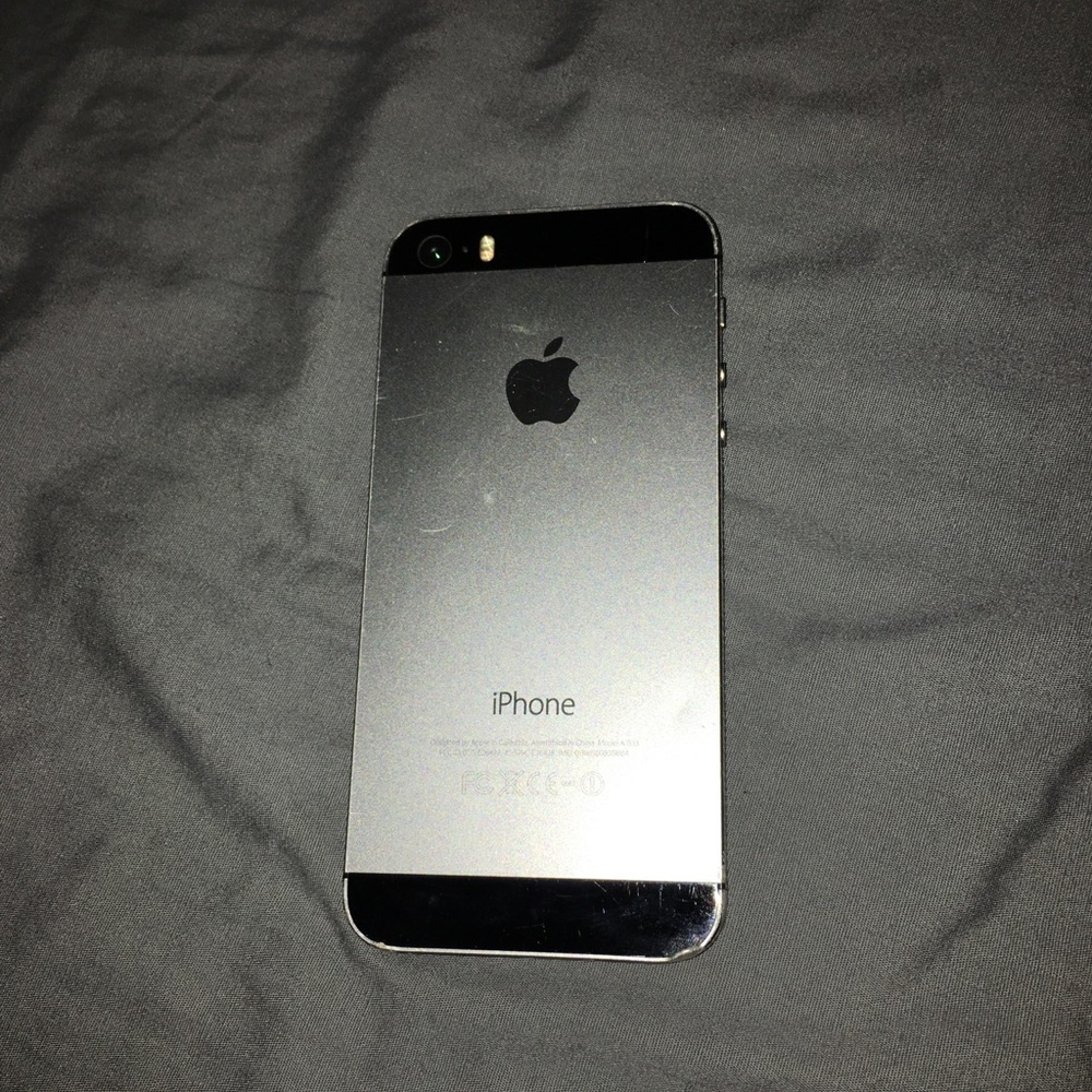 iPhone 5s - Picture 2 of 2
